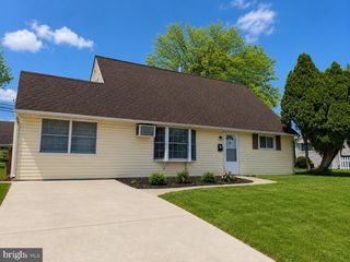 71 HANDY RD, Levittown, PA 19056