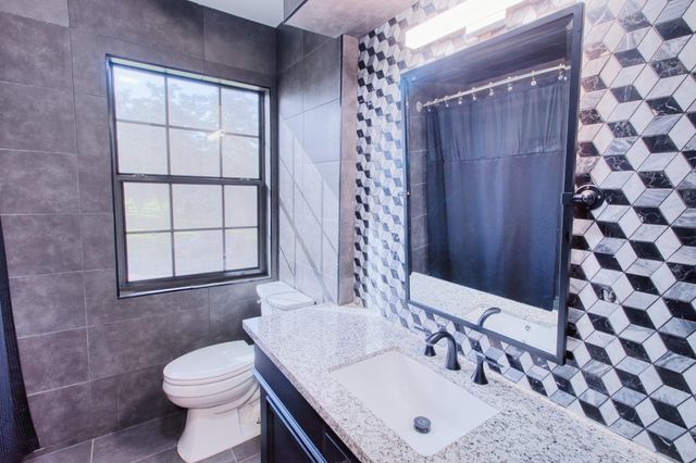 1619 Sweet Grass Trail, Houston, TX 77090