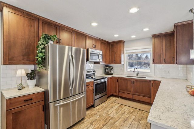 3570 S Russel ROAD, New Berlin, WI 53151