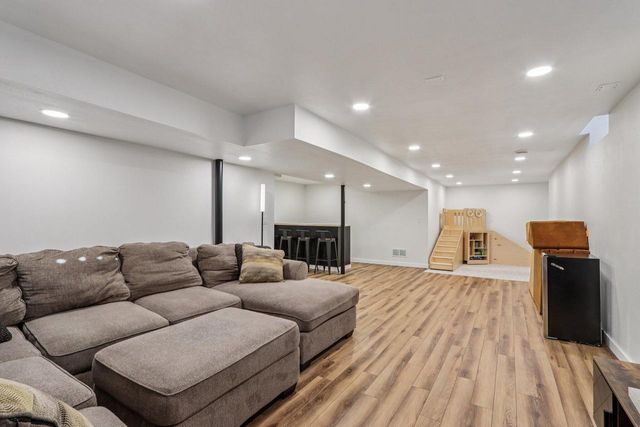 3570 S Russel ROAD, New Berlin, WI 53151