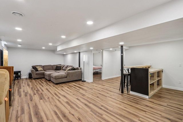 3570 S Russel ROAD, New Berlin, WI 53151