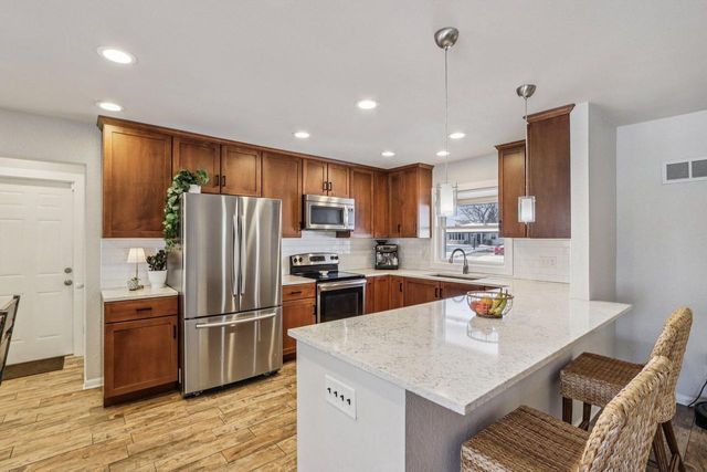 3570 S Russel ROAD, New Berlin, WI 53151