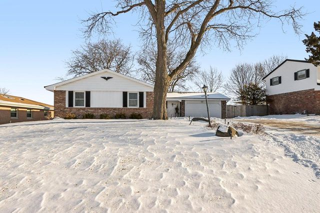 3570 S Russel ROAD, New Berlin, WI 53151