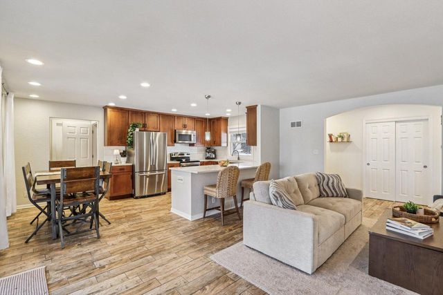 3570 S Russel ROAD, New Berlin, WI 53151