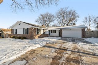 3570 S Russel ROAD, New Berlin, WI 53151