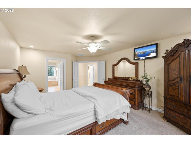 2744 Nw DAYSHA Dr, Roseburg, OR 97471