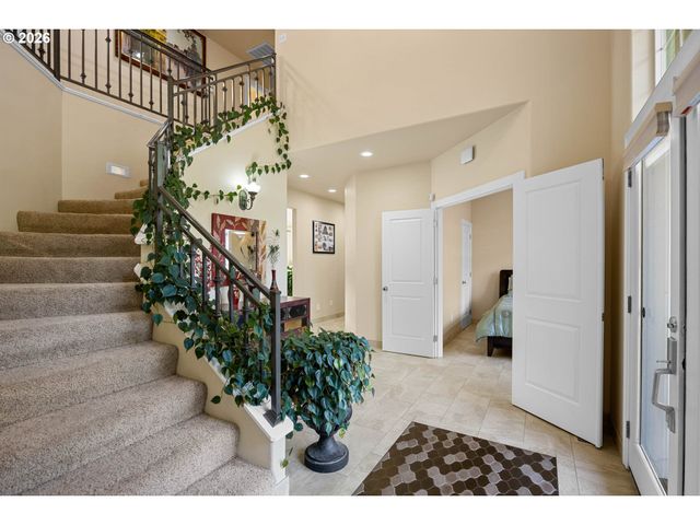 2744 Nw DAYSHA Dr, Roseburg, OR 97471