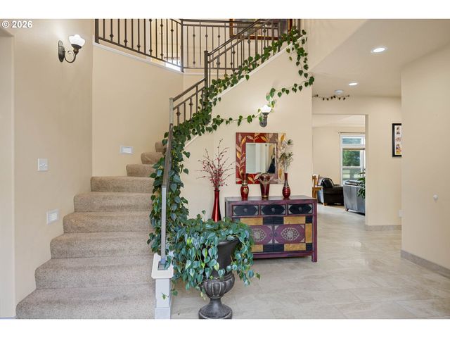 2744 Nw DAYSHA Dr, Roseburg, OR 97471