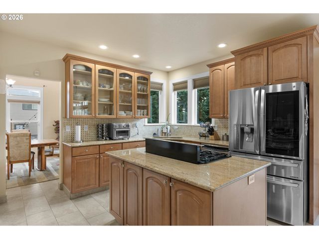 2744 Nw DAYSHA Dr, Roseburg, OR 97471