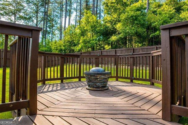 289 Greighmoor Court, Loganville, GA 30052