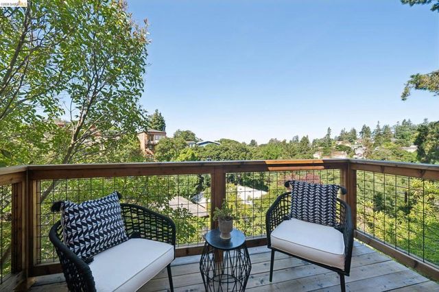 1016 Elbert St, Oakland, CA 94602