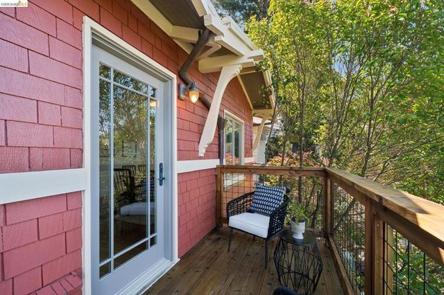 1016 Elbert St, Oakland, CA 94602