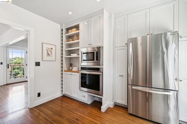 1016 Elbert St, Oakland, CA 94602