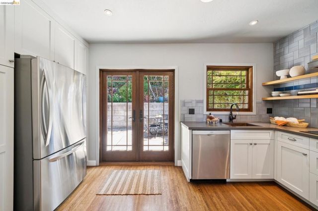 1016 Elbert St, Oakland, CA 94602