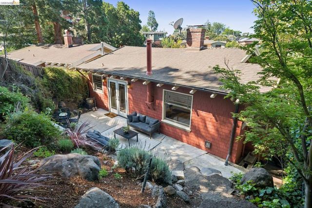 1016 Elbert St, Oakland, CA 94602