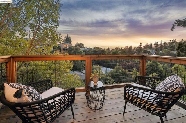 1016 Elbert St, Oakland, CA 94602