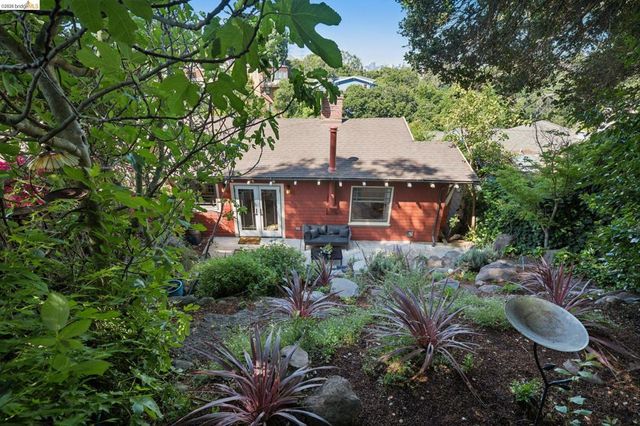 1016 Elbert St, Oakland, CA 94602