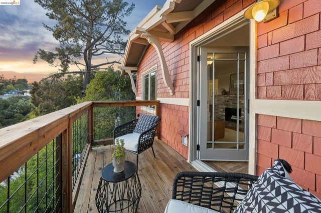 1016 Elbert St, Oakland, CA 94602