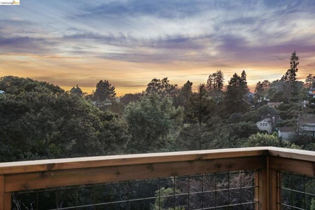 1016 Elbert St, Oakland, CA 94602
