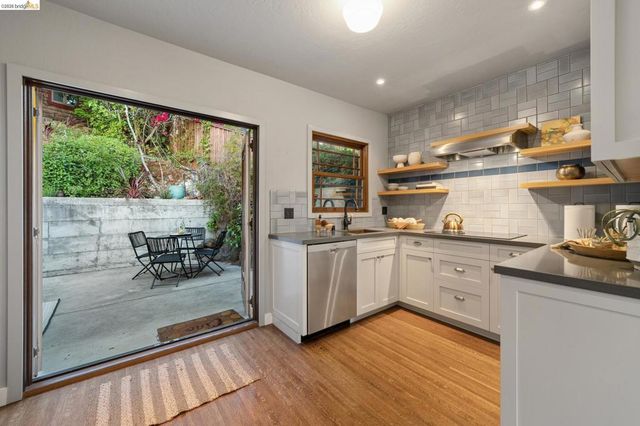 1016 Elbert St, Oakland, CA 94602