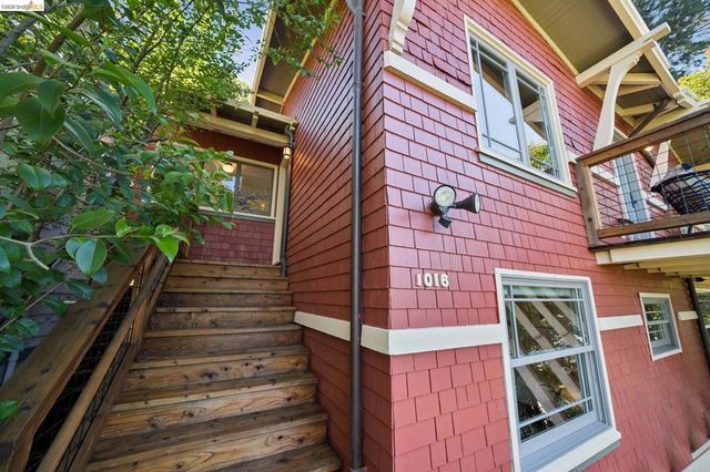 1016 Elbert St, Oakland, CA 94602
