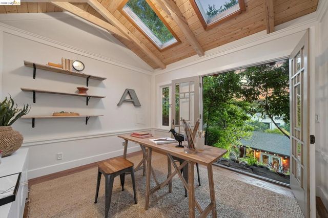 1016 Elbert St, Oakland, CA 94602