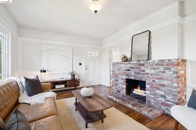 1016 Elbert St, Oakland, CA 94602