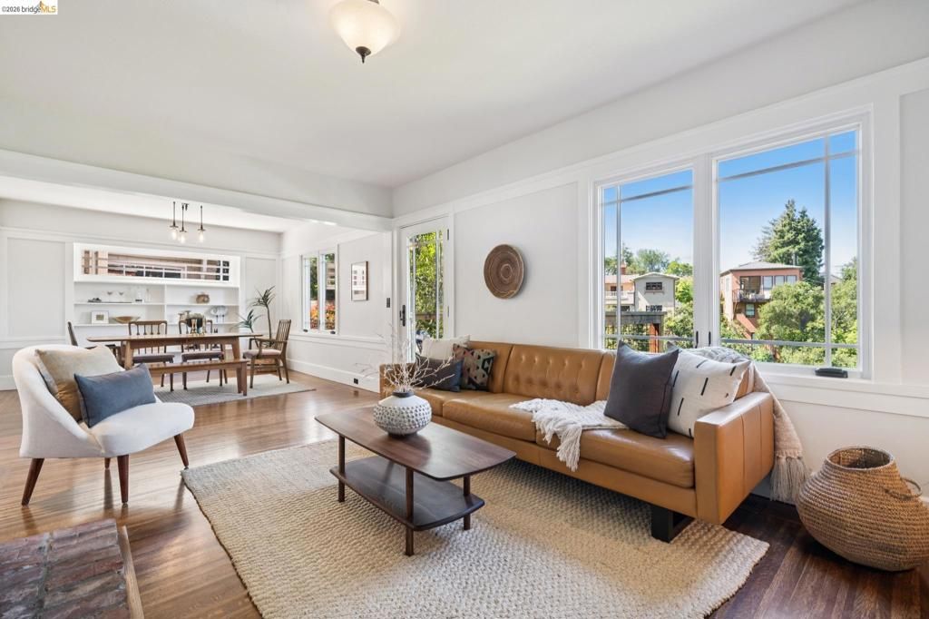 1016 Elbert St, Oakland, CA 94602