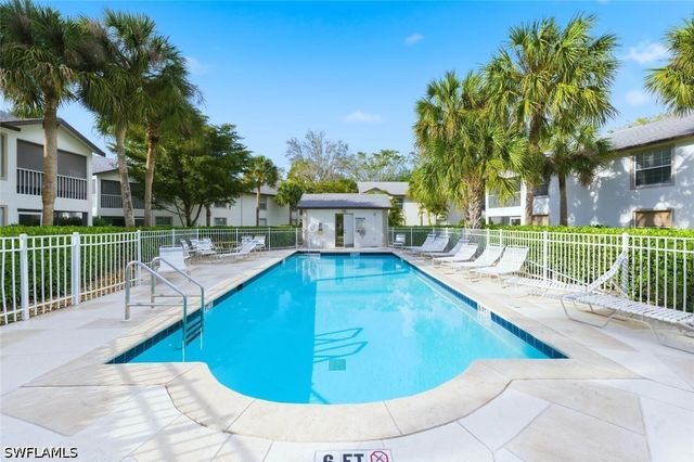 9570 Crescent Garden DR A102, Naples, FL 34109