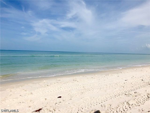 9570 Crescent Garden DR A102, Naples, FL 34109