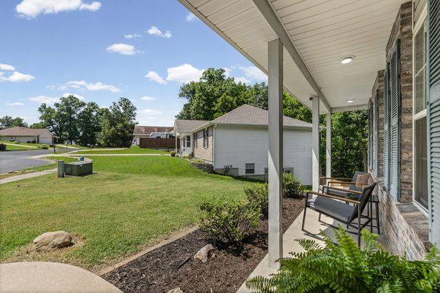 2911 SHINGO CT, Columbia, MO 65202