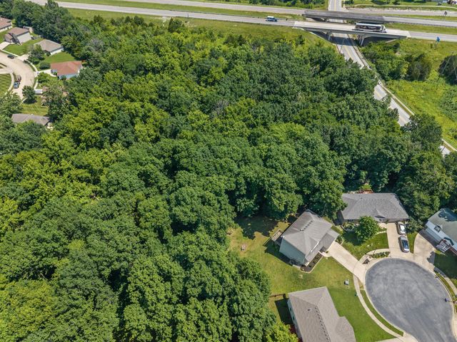 2911 SHINGO CT, Columbia, MO 65202