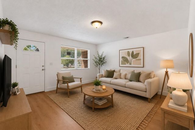 5557 CLEVELAND ROAD, Jacksonville, FL 32209