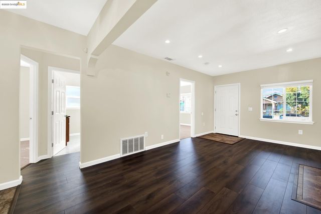 1232 78Th Ave, Oakland, CA 94621