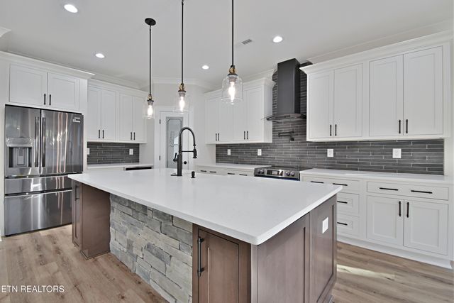106 Ootsima Way, Loudon, TN 37774