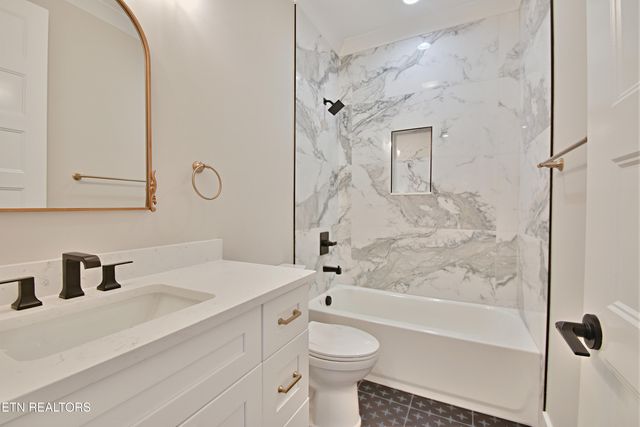 106 Ootsima Way, Loudon, TN 37774