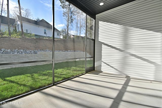 106 Ootsima Way, Loudon, TN 37774