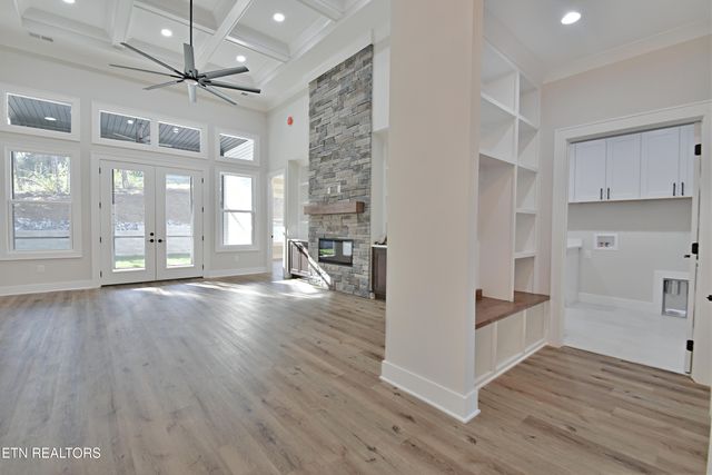 106 Ootsima Way, Loudon, TN 37774