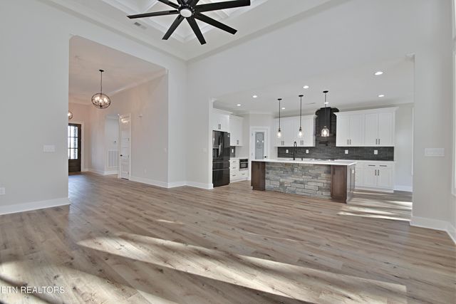 106 Ootsima Way, Loudon, TN 37774