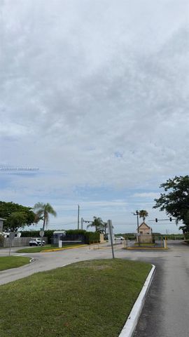 11957 SW 271st Ter 0, Homestead, FL 33032