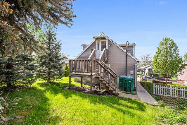 512 Porter Street 2, Lemont, IL 60439