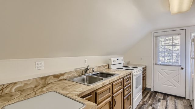 512 Porter Street 2, Lemont, IL 60439