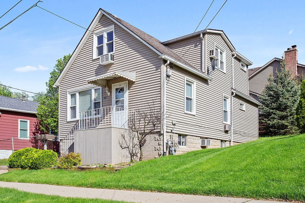 512 Porter Street 2, Lemont, IL 60439