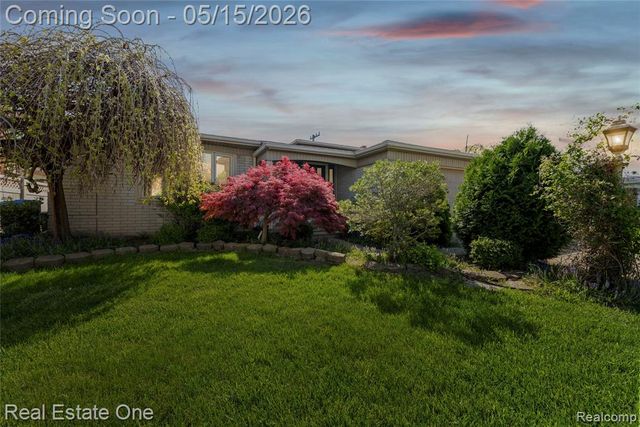 1348 N Charlesworth Street, Dearborn Heights, MI 48127
