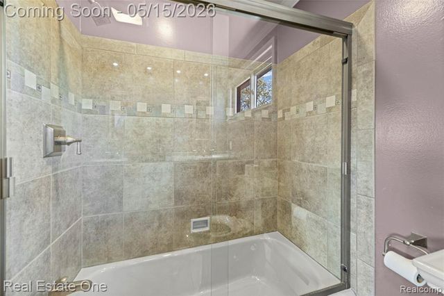 1348 N Charlesworth Street, Dearborn Heights, MI 48127
