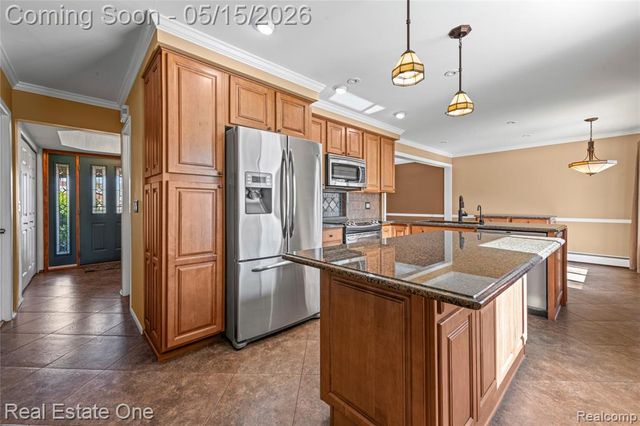1348 N Charlesworth Street, Dearborn Heights, MI 48127