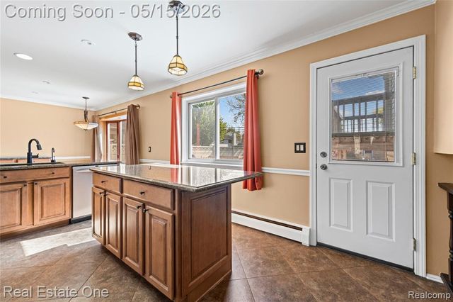 1348 N Charlesworth Street, Dearborn Heights, MI 48127