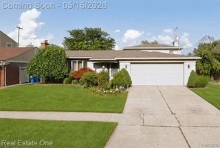 1348 N Charlesworth Street, Dearborn Heights, MI 48127