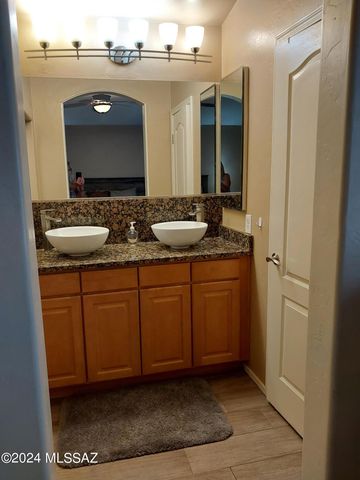 9674 E Country Court, Tucson, AZ 85749