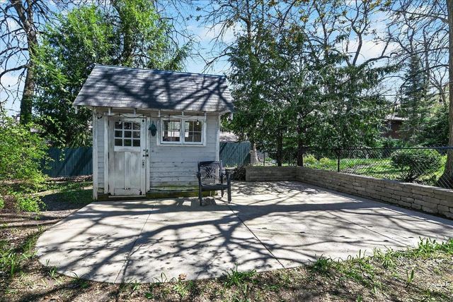 6105 Rivercrest Drive, Mcfarland, WI 53558